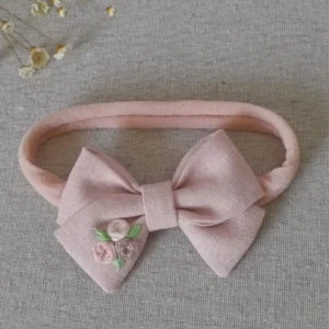 Laço Linho rosa Bordado